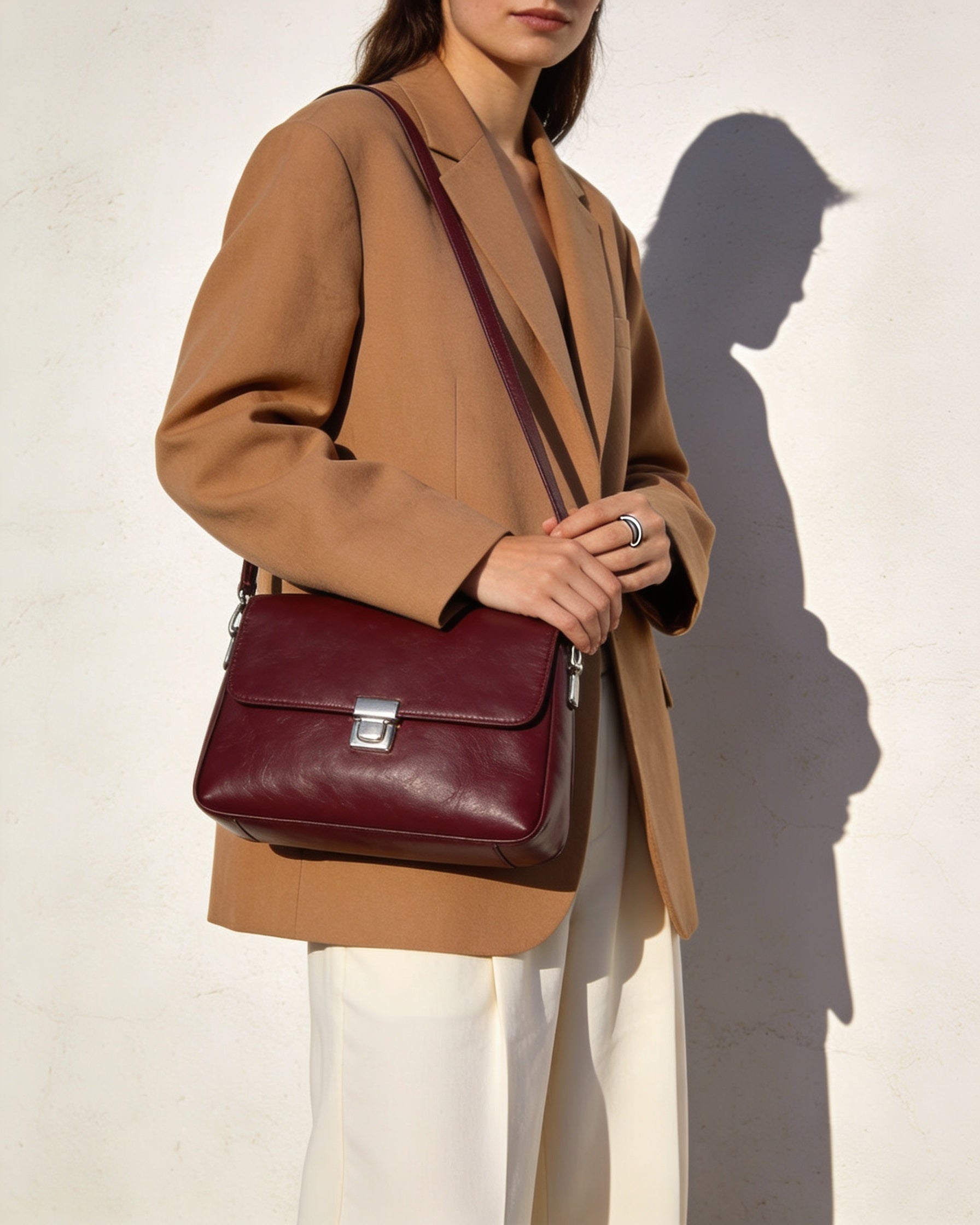 Sac épaule cuir luxe accessible bordeaux moins 100 euros - StylishStrap
