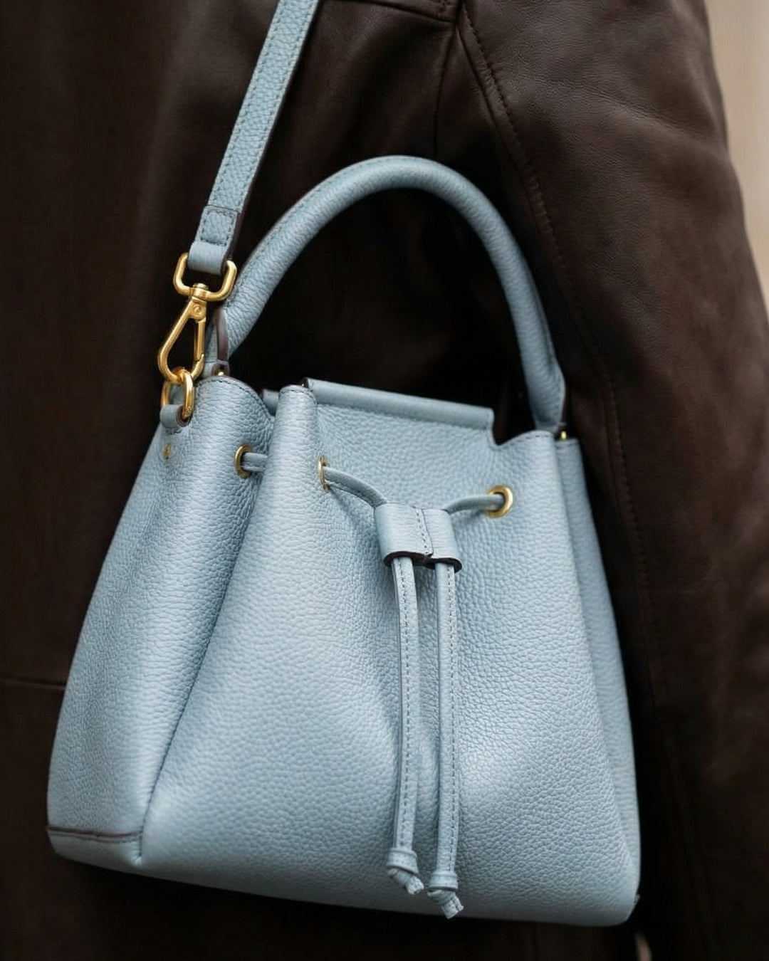 Entretien de sacs en cuir : le guide StylishStrap pour préserver l’éclat