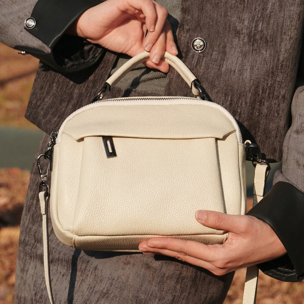 Besace grande capacité en cuir femme - La randonneuse