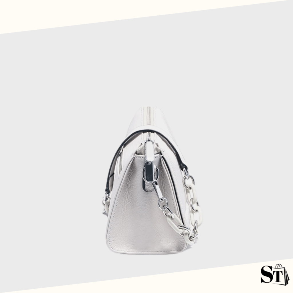 Women's trendy elongated leather shoulder bag - L'Héritier