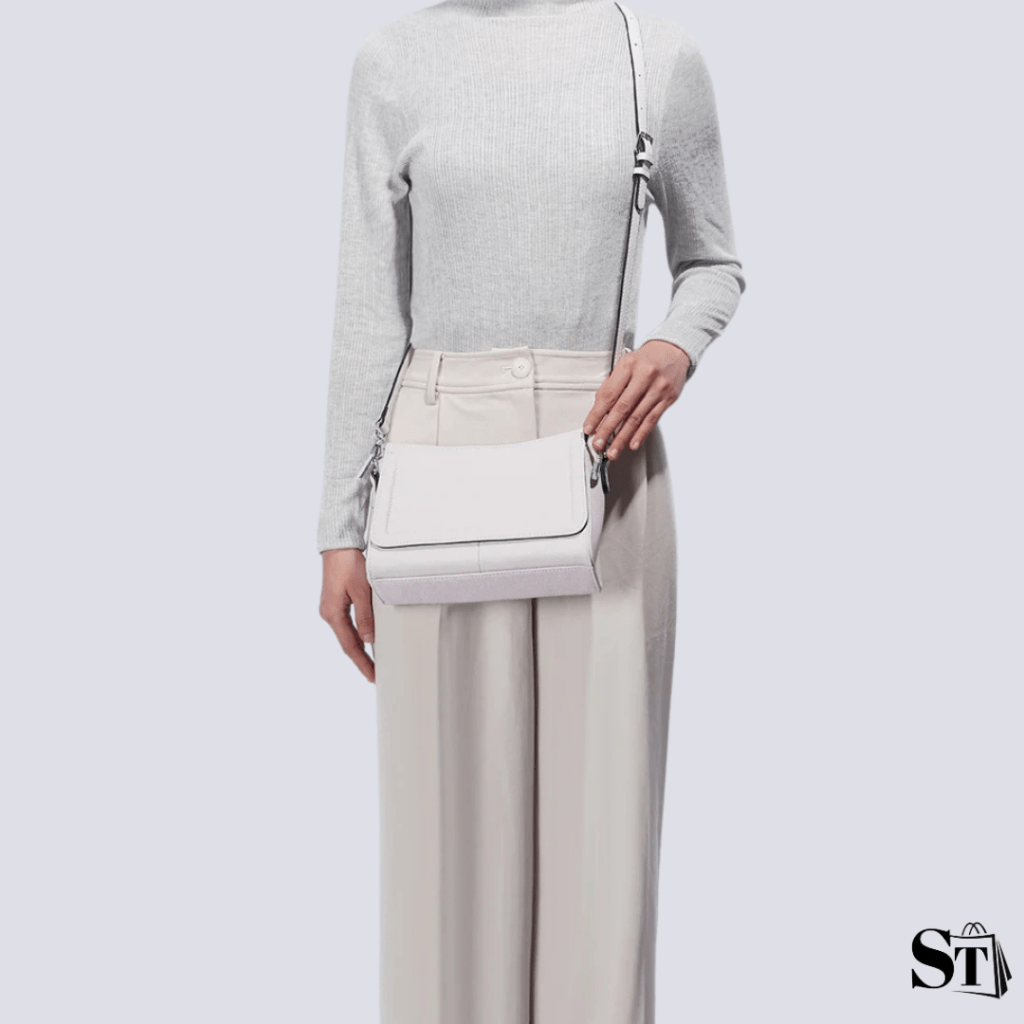 Sac d'épaule allongé tendance femme en cuir - L'Héritier